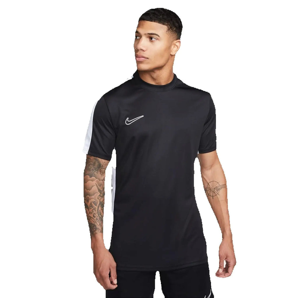 Nike Men's Training T-Shirt with Dri-FIT Technology, Regular Fit, 100% Polyester, Short Sleeve, Advanced Breathability, and Strategic Mesh Panels for Enhanced Airflow, Ideal for Gym, Football, or Padel.